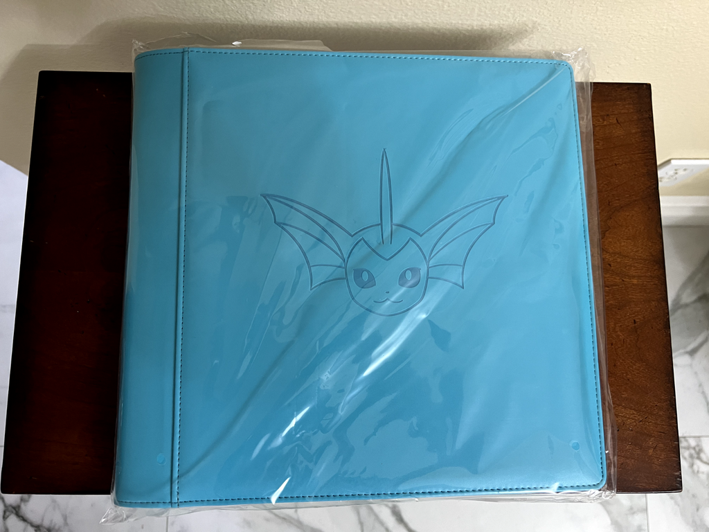 [US SELLER] Pokemon Vaporeon 480 Slot Binder Chinese Eevee Gift Box New Sealed